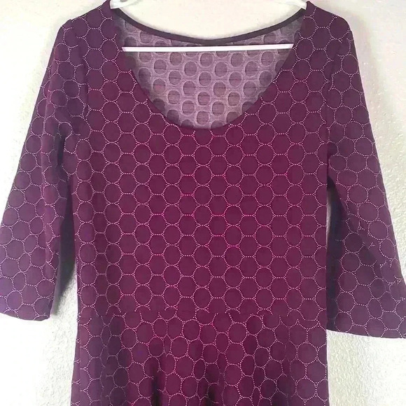 Leota Textured Circle Print Fit - Picture 2 of 7